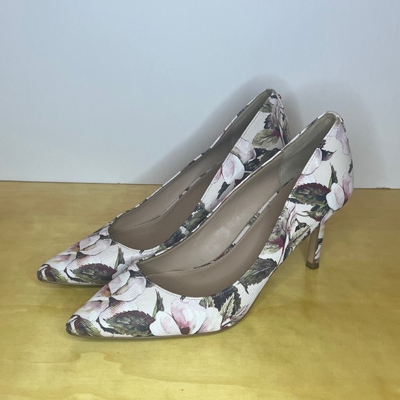 BCBGeneration Floral Print Pink 3" Heels Size US8 EUR38 - Preowned - Picture 1 of 8